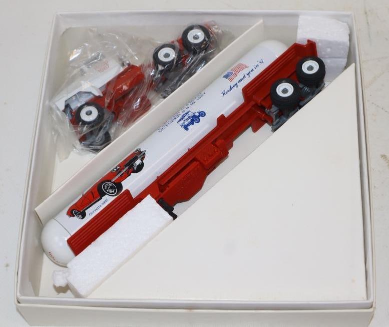 Winross 1987 Hershey Fall Meet Semi Truck In Original Box: 7x7x1.75