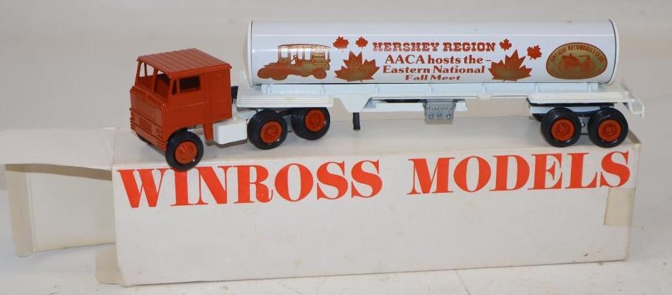 Winross 1981 Hershey Fall Meet Tanker Truck: 9.25x2.5x1.5