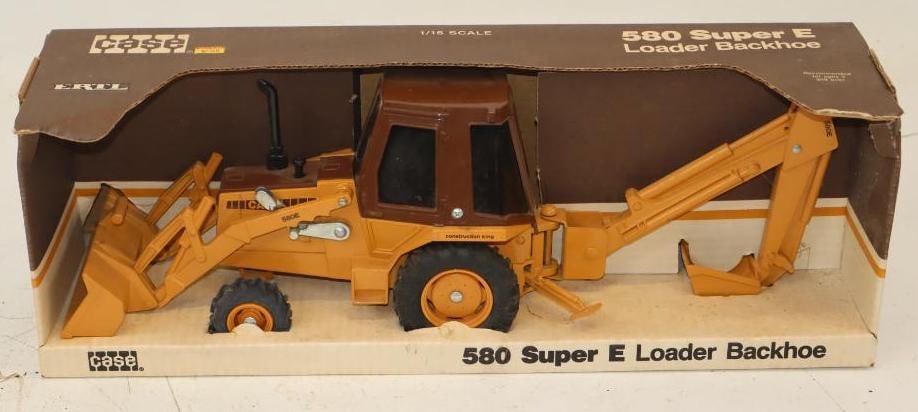 Ertl Case 580 Super E Loader Back Hoe In Original Box: 21x6x7