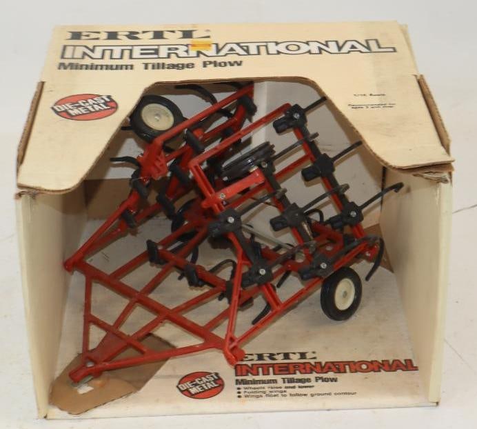Ertl International Minimum Tillage Plow In Original Box: 12x11.5x8