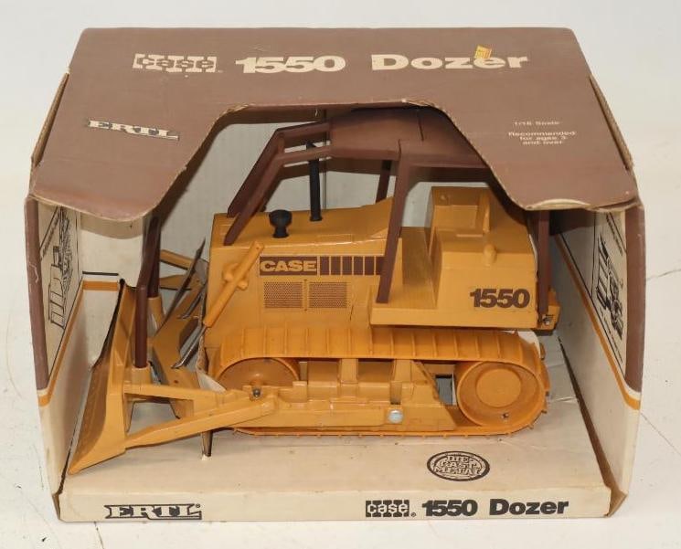 Ertl Case 1550 Dozer In Original Box (1 of 3)