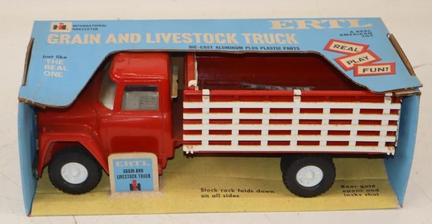 Ertl IH Graine and Livestock Stake Bed Truck In Original Box: 16x7x15.5