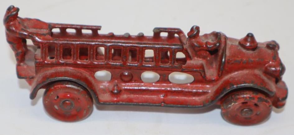 1920's A.C. Williams Hook & Ladder Toy Firetruck: 5.5" x 1.5" x 2"