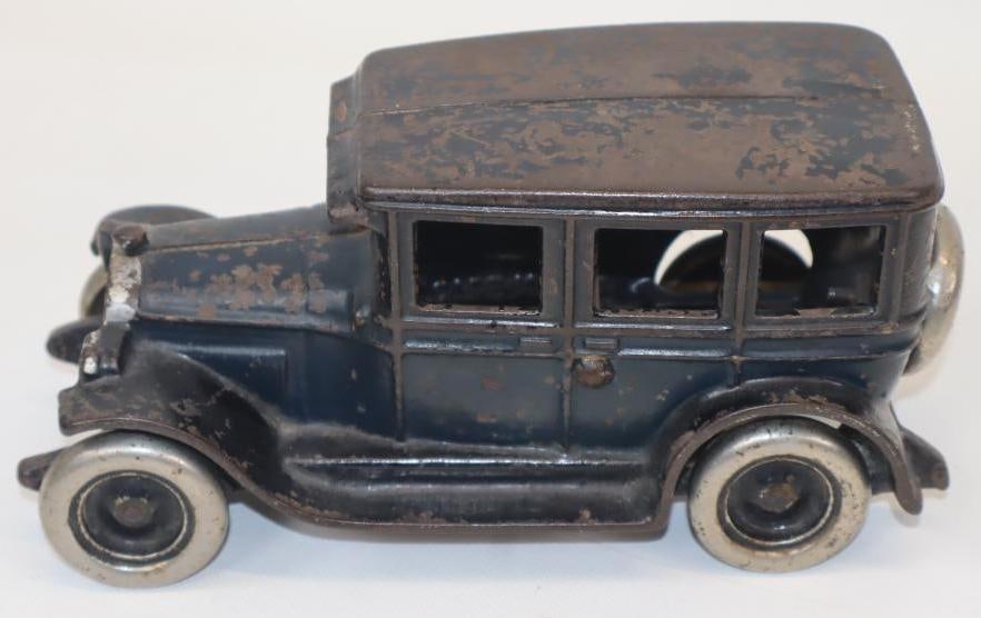 1930's Arcade Mfg. Co. Cast Iron Sedan Toy Car: 8" x 4" x 4"