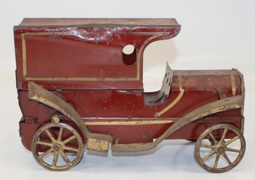 1920s Dayton Hill Climber Delivery Truck Friction Toy: 10.5x4.5x7 Is in Working Condition