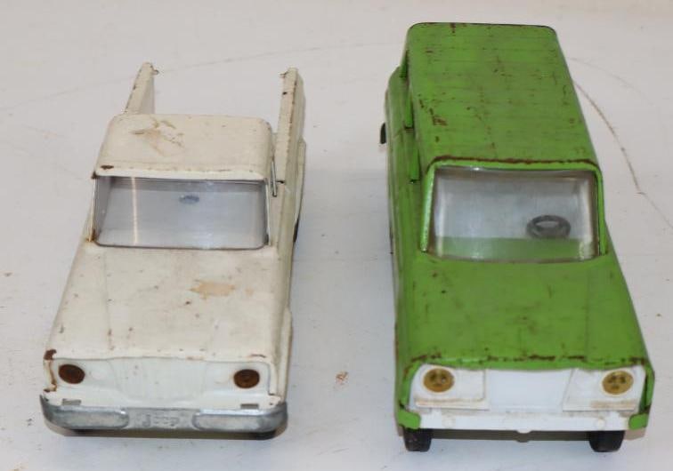 Group of 2 1970s Tonka Jeep Trucks: 9x3.5x4 Each