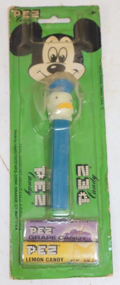 Donald Duck Pez Dispenser With NO Feet in Original Blister Pack: 3x9.5