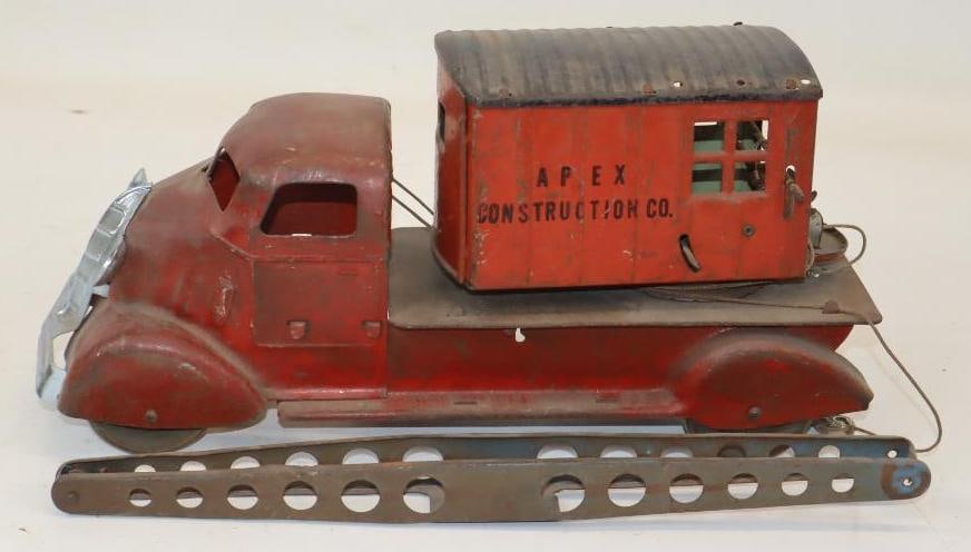 Apex Construction Company Pressed-Steel Steam Shovel Truck With Wooden Wheels: 14x6x4.5