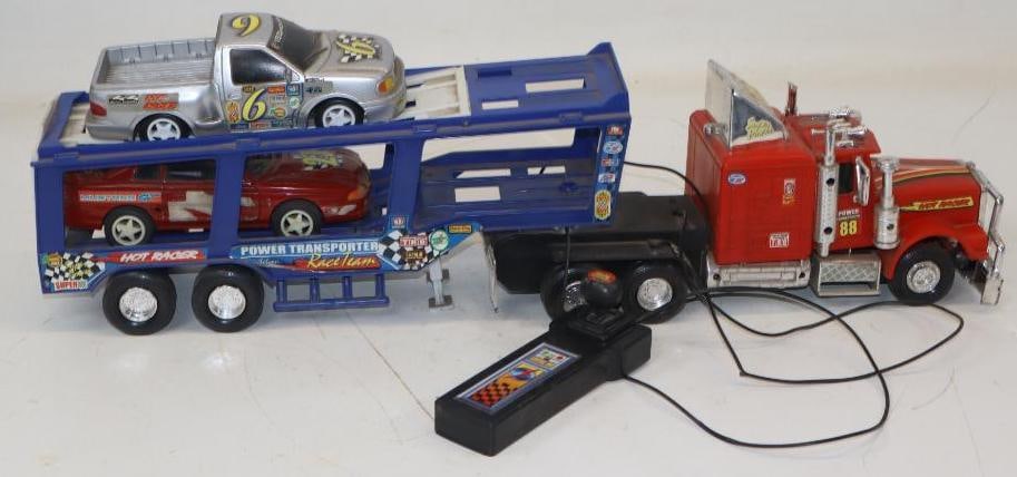 Plastic Remote Controlled Semi Truck With Mustang and F150 Cars: 24x5x7