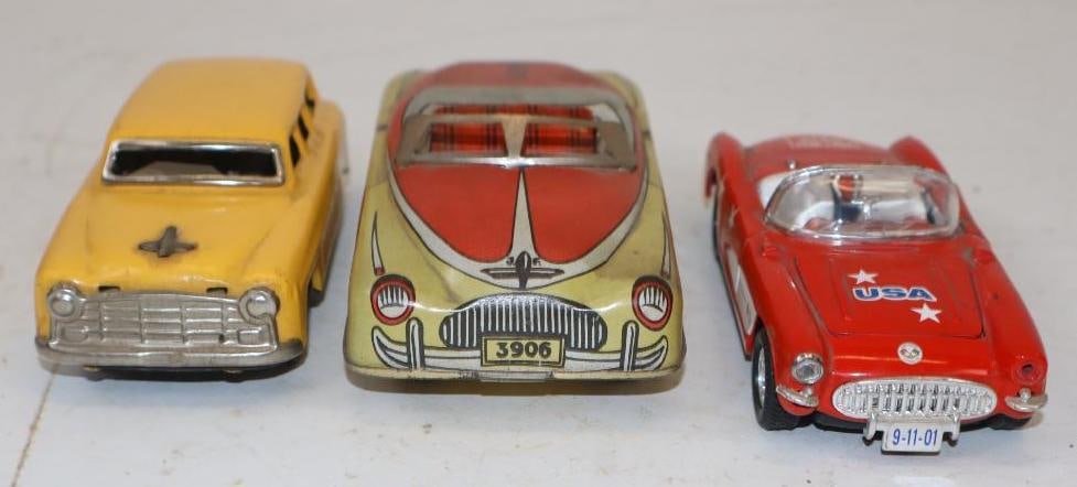 Group of 3 Tin Litho and Die Cast Friction Cason Cars: 6x3x1.5