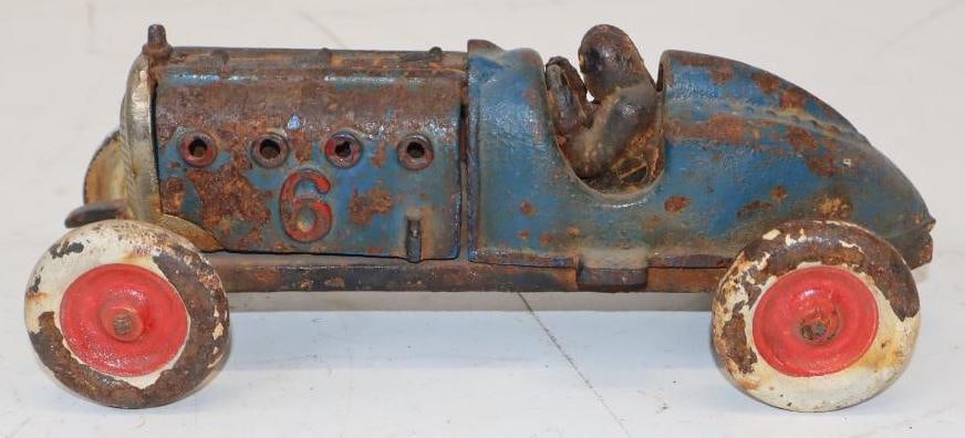 Cast Iron Race Car Number 6: 9.5x93.5x3.5 Age unknow