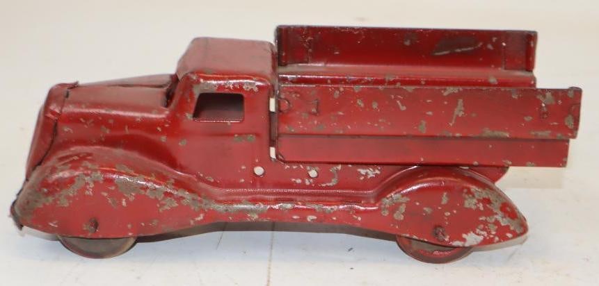 Vintage Pressed-Steel Toy Dump Truck With Wooden Wheels (Red): 10.5x4x3.25