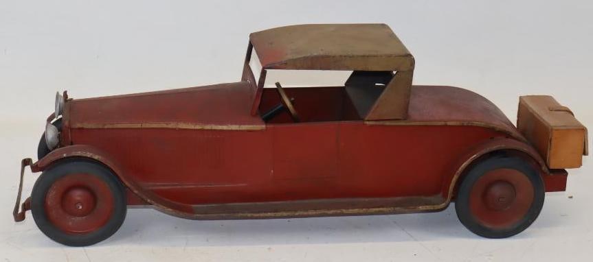 1920s Turner Pressed-Steel Friction Toy Car With Leather Trunk: 7x27x9.5