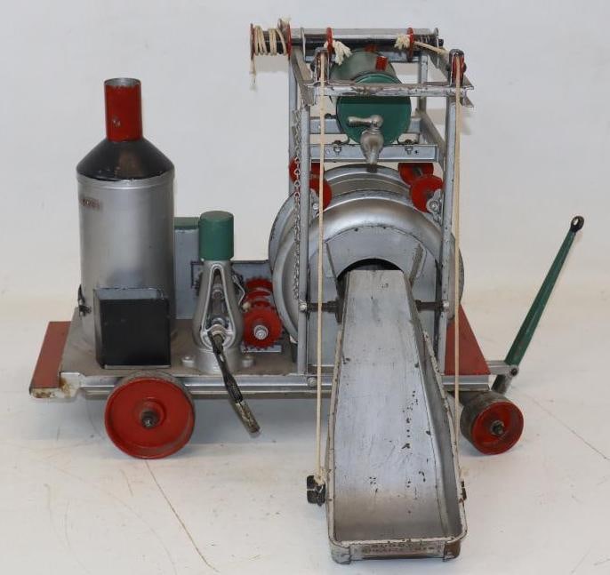 1930s Buddy L Pressed-Steel Concrete Mixer (1 of 4)