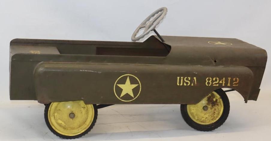 Garton Military Pedal Car: 17x40x18.5