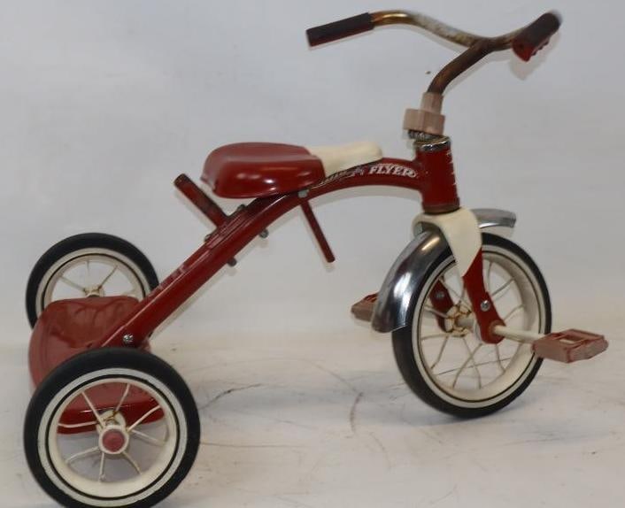 Radio Flyer Childrens Tricycle (1 of 3)