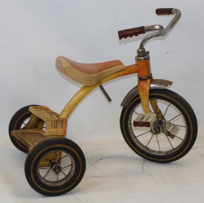 AMF Junior Tricycle: 26x18x22 Has Fading