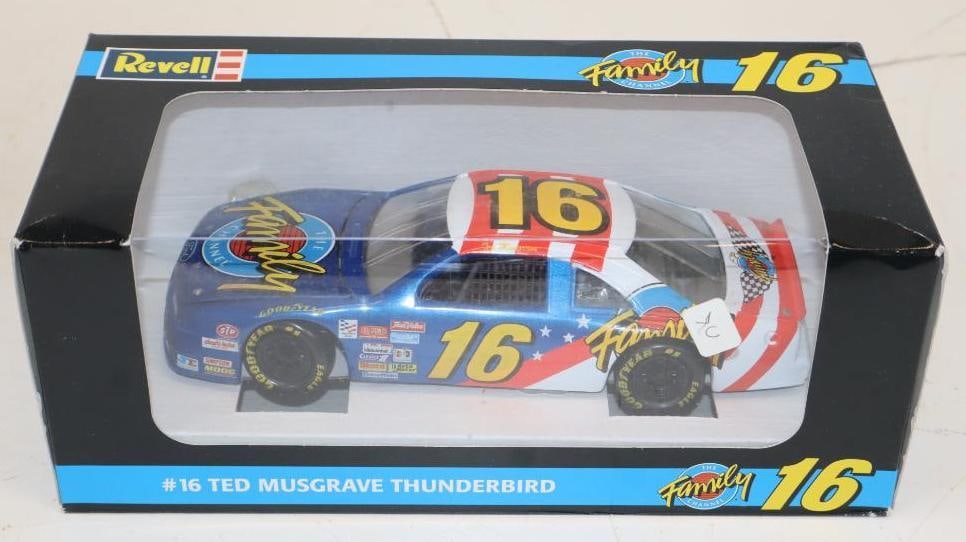 1995 Revell The Family Channel/Ted Musgrave Racing 1/24 #16 Diecast Race Car In Original Box: 10x5x4