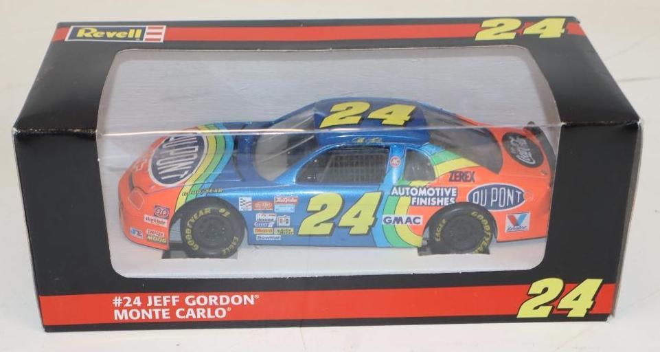 1995 Revell DuPont/Jeff Gordon Racing 1/24 #24 Diecast Race Car In Original Box: 10x5x4