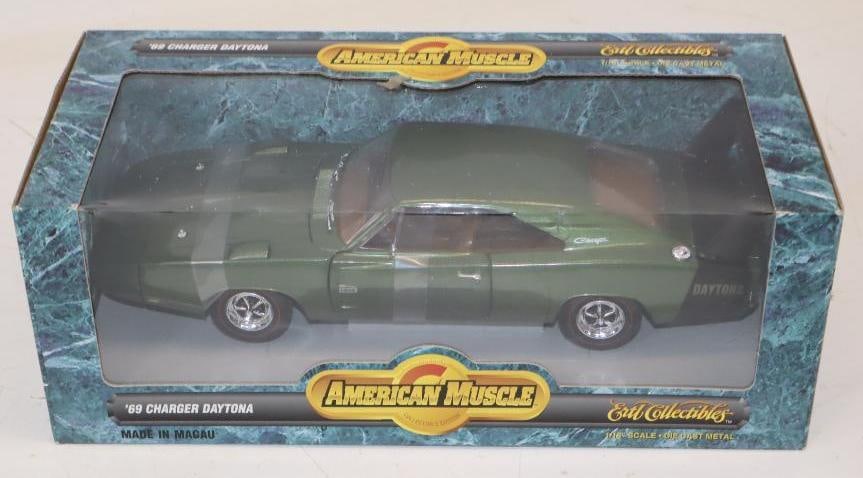 1969 American Muscle Dodge Charger Daytona 1/18 Diecast Race Car In Original Box(Green&Black): 13x6x5