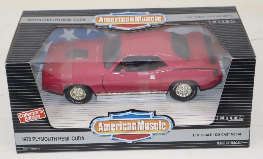 1970 Plymouth Hemi 'Cuda 1/18 Diecast Car In Original Box: 13x5.5x7
