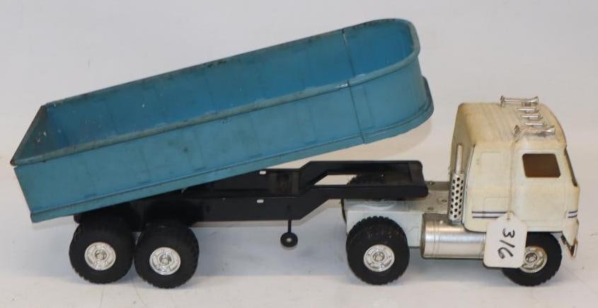 Ertl Pressed Steel Semi Dump Truck: 20x6x6