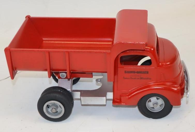 Smith Miller Pressed Steel Red Dump Truck Smitty Toys (1 of 3)