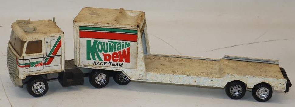 Ertl Mountain Dew Race Team Semi Truck: 20x4x5