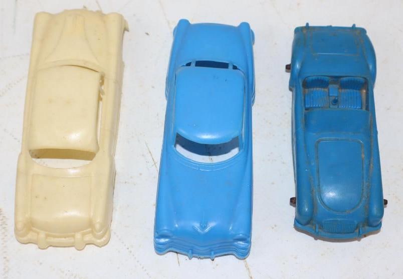 Group of 3 Plastic Toy Cars: Largest is 1.5x4.5x1