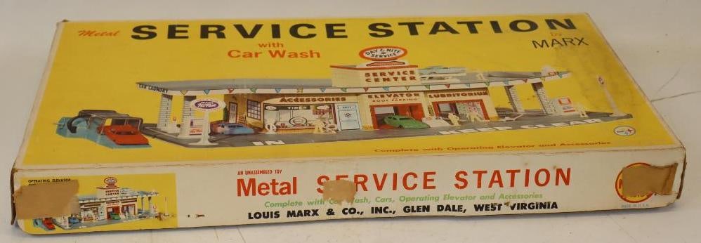 Marx Metal Service Station With Car Wash In Original Box (1 of 3)