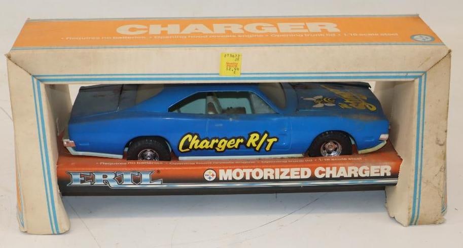 Ertl 1/16th 1969 Charger R/T Car In Original Box: 16.5x8x7