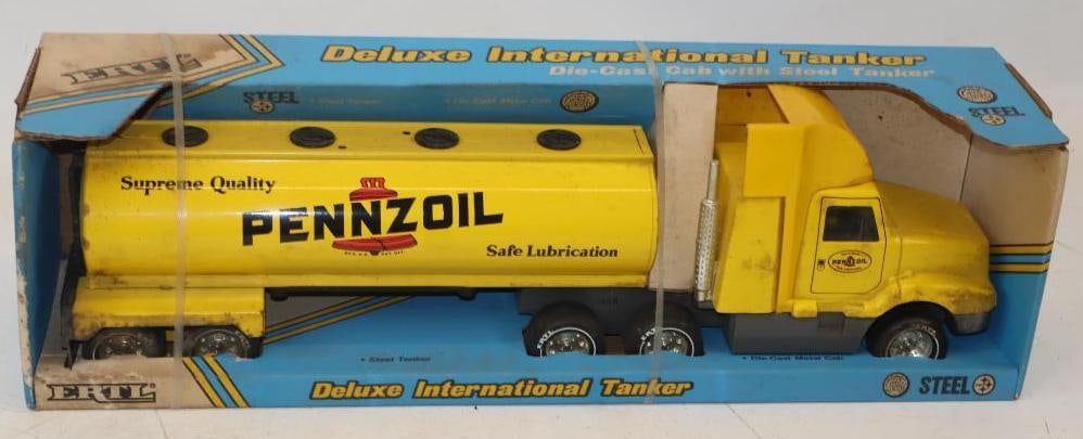 Ertl Deluxe Pennzoil International Tanker Truck In Original Box: 27.5x7x9