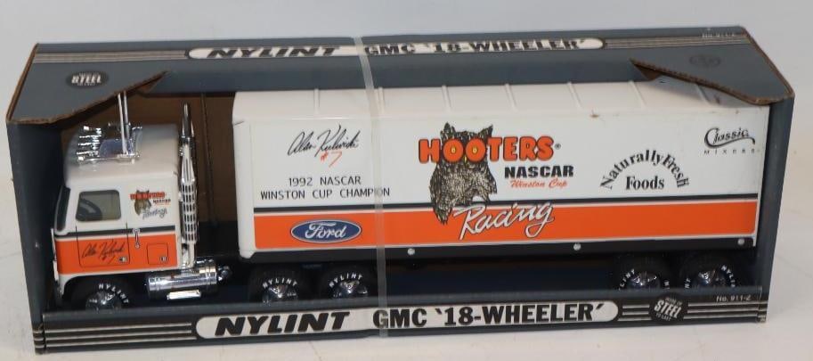 Nylint Hooters Racing 18 Wheeler In Original Box: 22x6x8