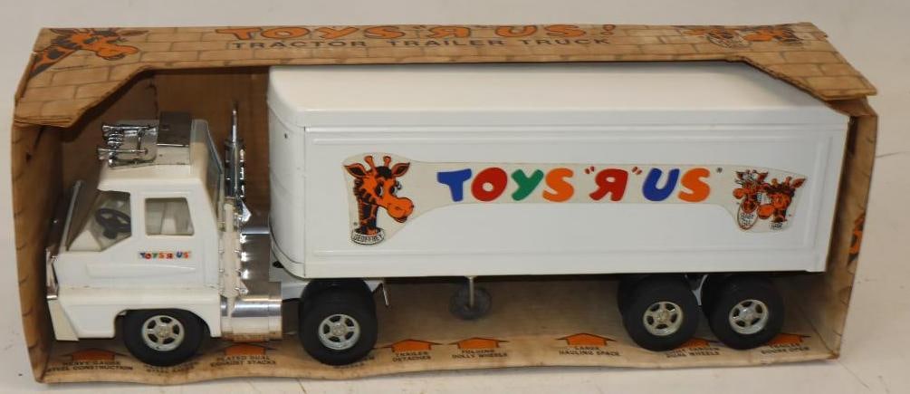 Ertl Toy's "R" Us Semi Truck In Original Box: 23x7x8