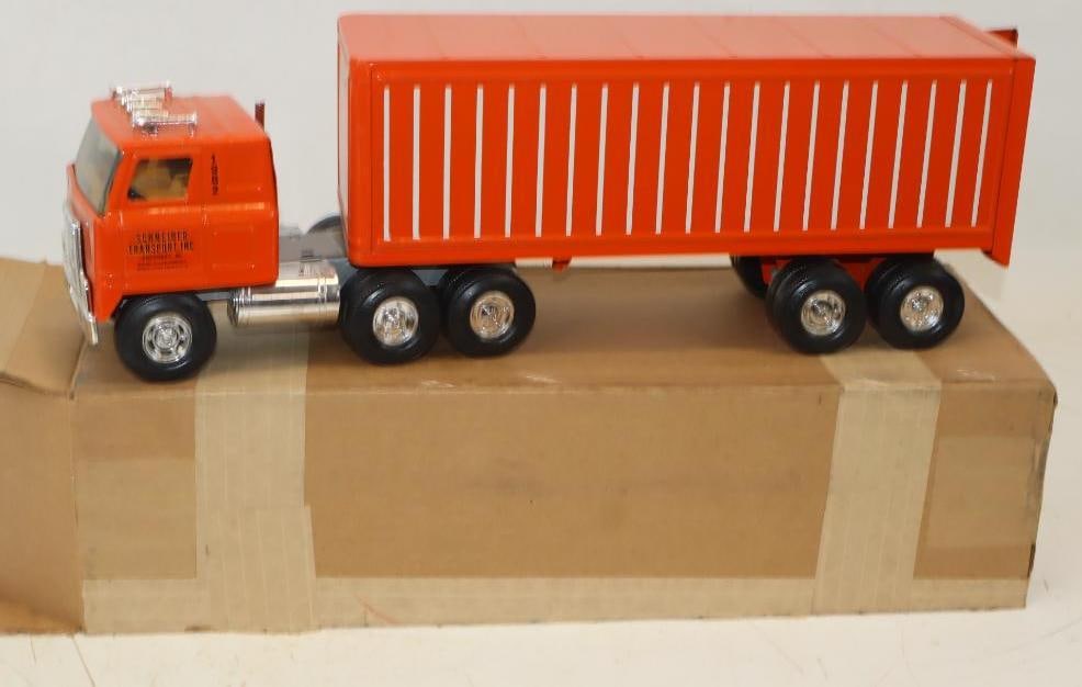 Ertl Schneider Transport Semi Truck In Original Box: 22x8x8