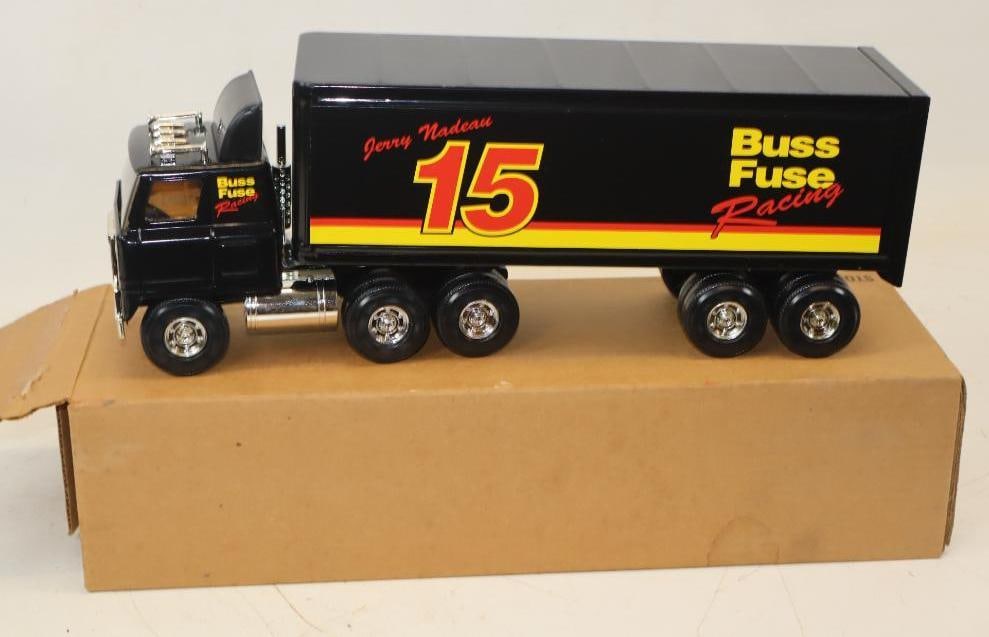 Ertl Buss Fuse Racing Semi Truck In Original Box: 22x8x8