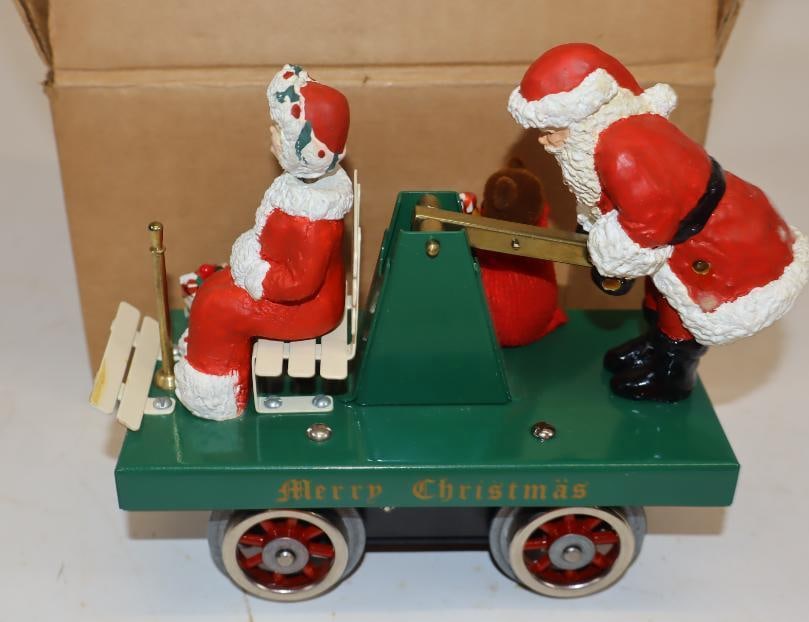 McCoy Standard Gauge Merry Christmas Santa Claus Hand Car In Original Box: 8" x 7" x 4.25"