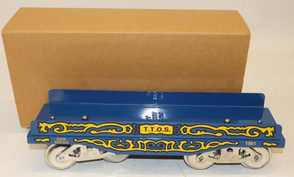McCoy Standard Gauge T.T.O.S. 1981 Circus Flatbed with Animal Wagons In Original Box: 13" x 7" x 4.5"