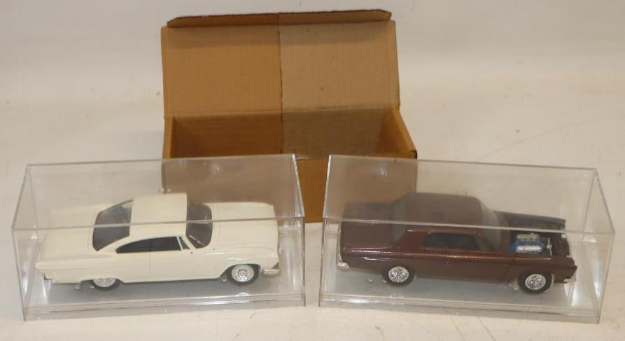 Group of 2 1961 Dodge and Plymouth Assembled Promotional Models in Display Cases: 1/25th Scale. 9.5" x 4" x 4" each