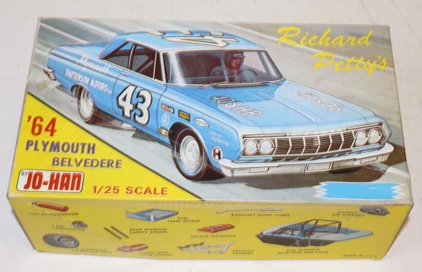 64 Jo-Han Plymouth Belvedere Richard Petty Assembled 1/25 Scale Model In Original Box: 9" x 6" x 3.5"
