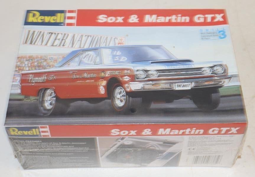NOS Revell Sox & Martain GTX 1/25 Scale Model In Original Box: 9" x 6" x 4"