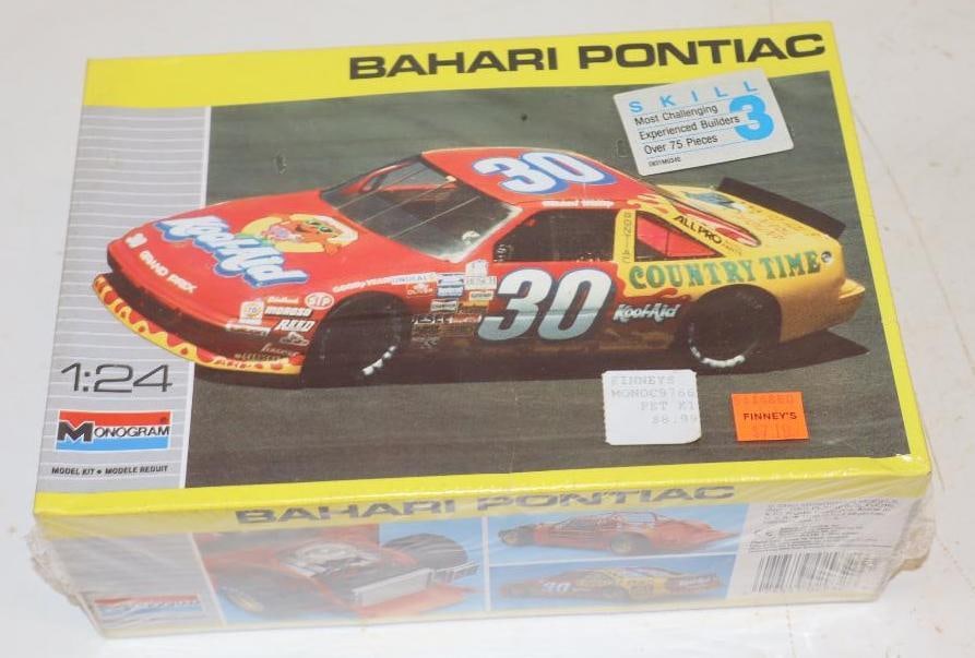 NOS Monogram Bahari Pontiac #30 Stock Car 1/24 Scale Model In Original Box: 9" x 6" x 4"
