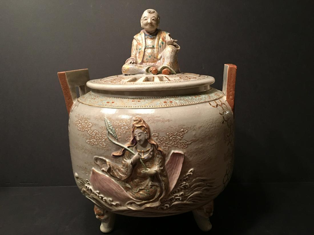 ANTIQUE Japanese Satsuma Censer, Meiji period. 13": ANTIQUE Japanese Satsuma Censer, Meiji period. 13" high, 9 1/2" wide