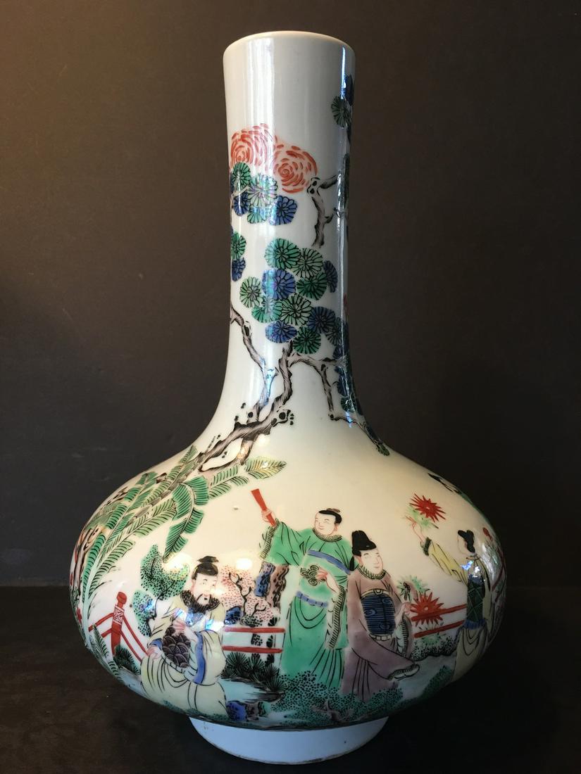 ANTIQUE Chinese Wucai Figurine Vase, 18th/19th century (1 of 9)