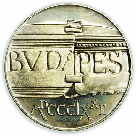 Hungary KM#598 1972 100 Forint BU in Case (1 of 2)