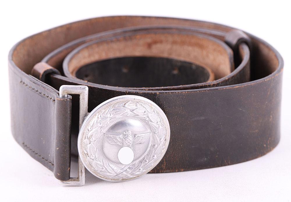 Third Reich State / Justice Officials Belt and Buckle: Third Reich State / Justice Officials Belt and Buckle, interesting example of a black leather waist belt with aluminium circular belt buckle with short winged NSDAP style eagle to the centre of oak le