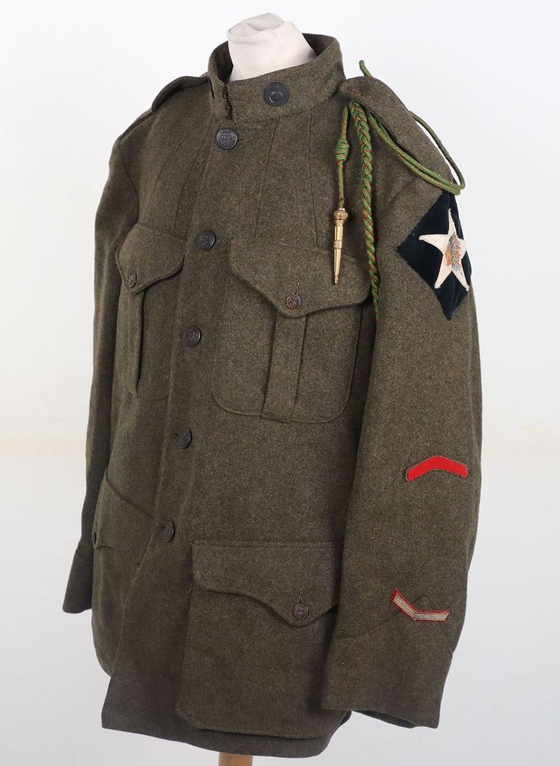 WW1 US Marine Corps HQ Company 6th US Marine Regiment 2nd Infantry Division Tunic: WW1 US Marine Corps HQ Company 6th US Marine Regiment 2nd Infantry Division Tunic, forest green four pocket tunic with bronzed USMC tunic buttons and collar discs with eagle, globe and anchor. Large b