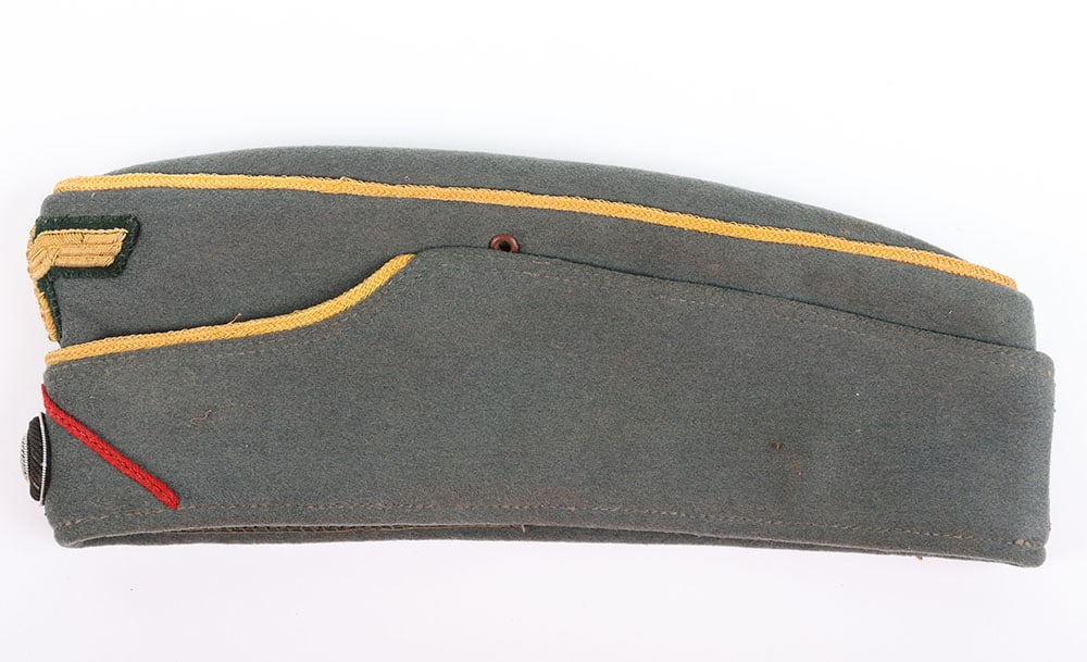 WW2 German Army Generals Overseas / Side Cap: WW2 German Army Generals Overseas / Side Cap, fine quality cap produced in doeskin cloth with thick golden celluloid piping to the crown and central section of the curtain. Fine embroidered army gener