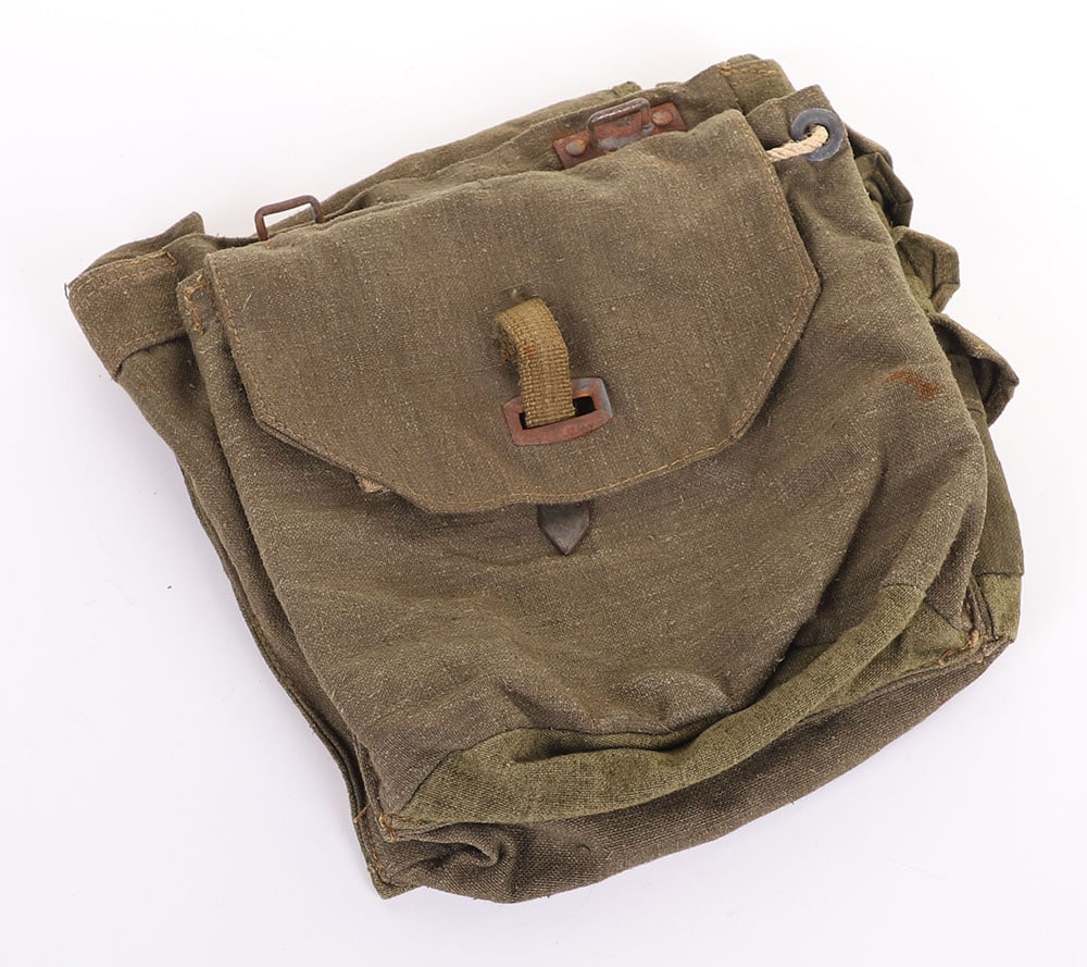 WW2 GERMAN WEHRMACHT PIONEER BAG FOR 3KG CHARGE, GAS MASK & 4 AMMO CLIPS: WW2 GERMAN WEHRMACHT PIONEER BAG FOR 3KG CHARGE, GAS MASK & 4 AMMO CLIPS, OD canvas with OD web trim & straps, is RB #?d, 9? x 3 ?? x 8?, its metal snaps are rusty otherwise VG++