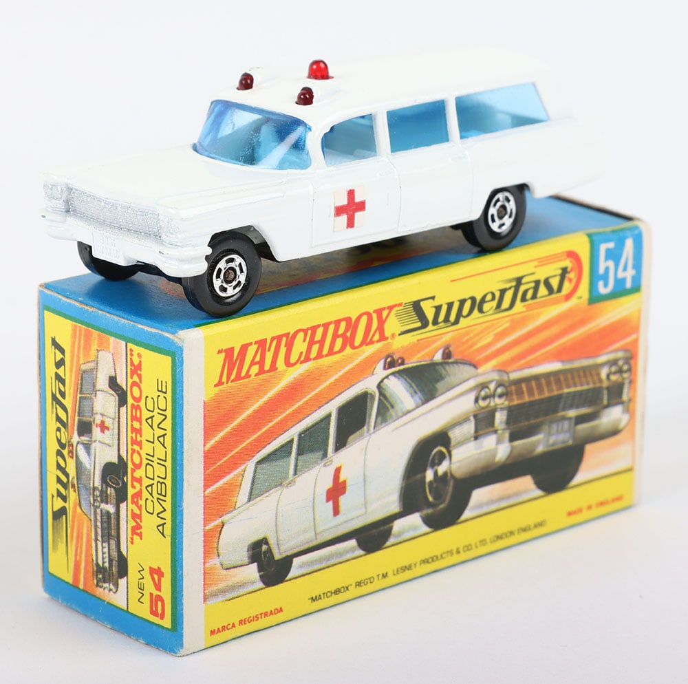 Matchbox Lesney Superfast MB-54 Cadillac Ambulance, Transitional model (1 of 7)